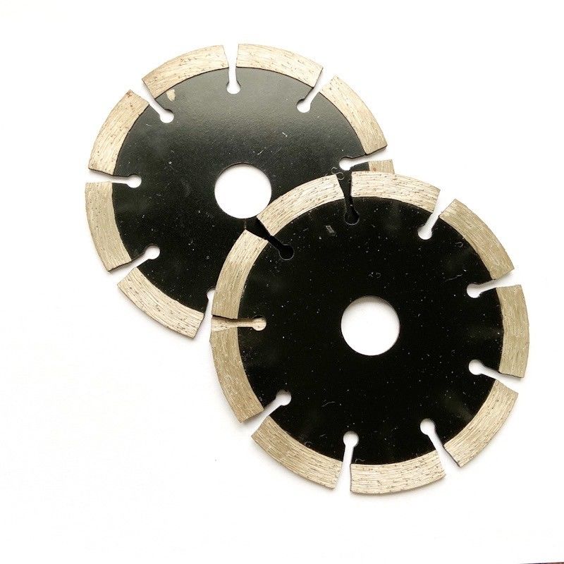 คุณภาพสูง 125 × 2.2 / 1.8 × 10 × 10T Huachang 5''Laser Welded Granite Concrete ใบเลื่อยตัดเพชรแบบแห้งที่มีอายุการใช้งานยาวนาน